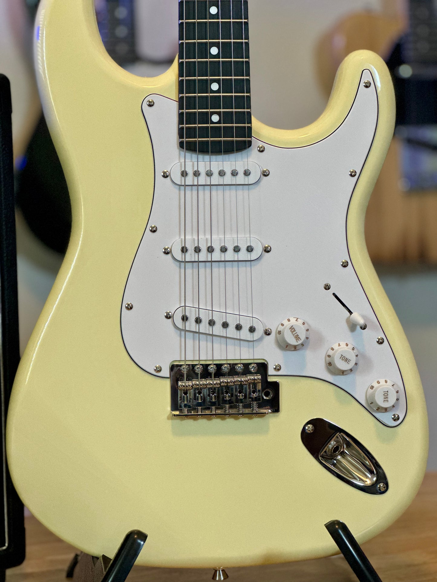 Smiger L-G1M ST Electric Guitar Bundle