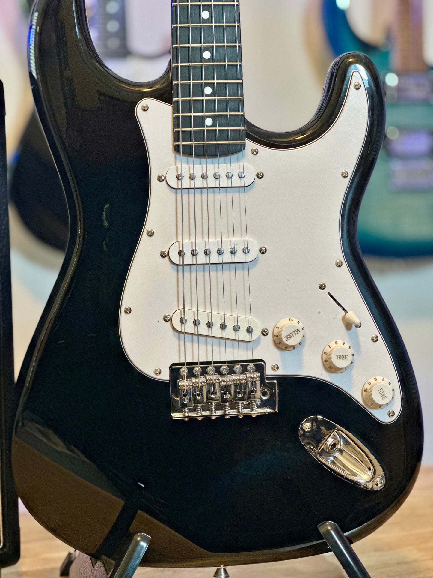 Smiger L-G1M ST Electric Guitar Bundle